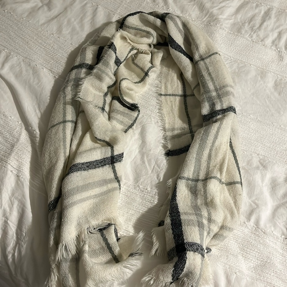 Checkered scarf